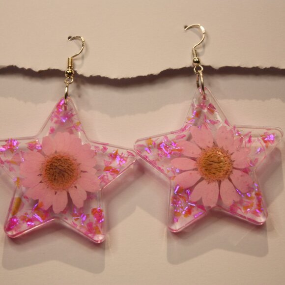 Pink Daisy Reflective Glitter Earrings Hand Crafted - Picture 3 of 3